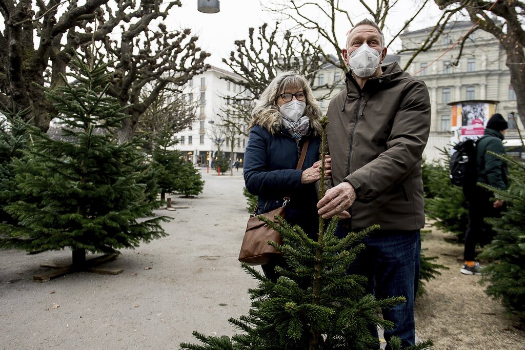 Klein, herzig und fein muss der Baum von Bernadette und Walter Sennhauser sein.
