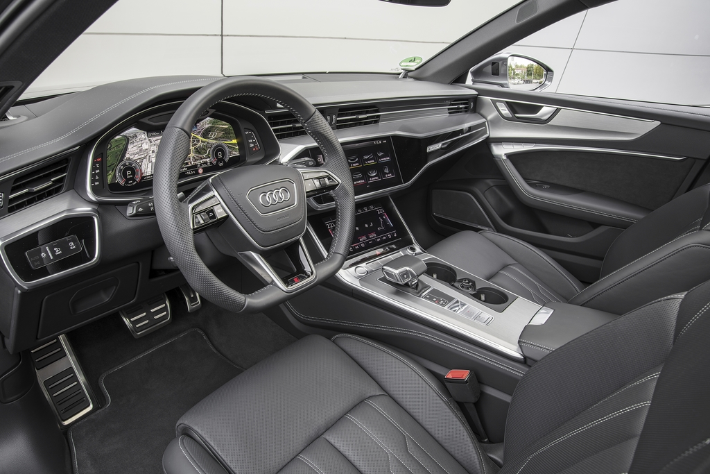 Blick ins Cockpit des mindestens 94 450 Franken teuren Audis. Bild: PD
