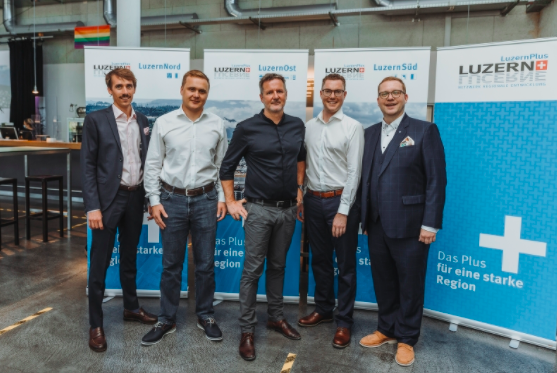 (Von links): Christoph Zurflüh, Gebietsmanager Luzern Nord, Dominic Lustenberger Gebietsmanager Luzern Ost, Luzern Plus Präsident André Bachmann, Raymond Studer, Gebietsmanager Luzern Süd und Geschäftsführer Luzern Plus Armin Camenzind. Bild: PD
