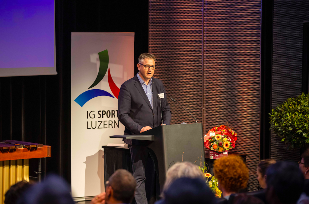 In seiner Rede wies Pius Kaufmann, Präsident der Sportförderungskommission Kanton Luzern, ausdrücklich darauf hin, dass Sport eine der sinnvollsten Tätigkeiten sei.
