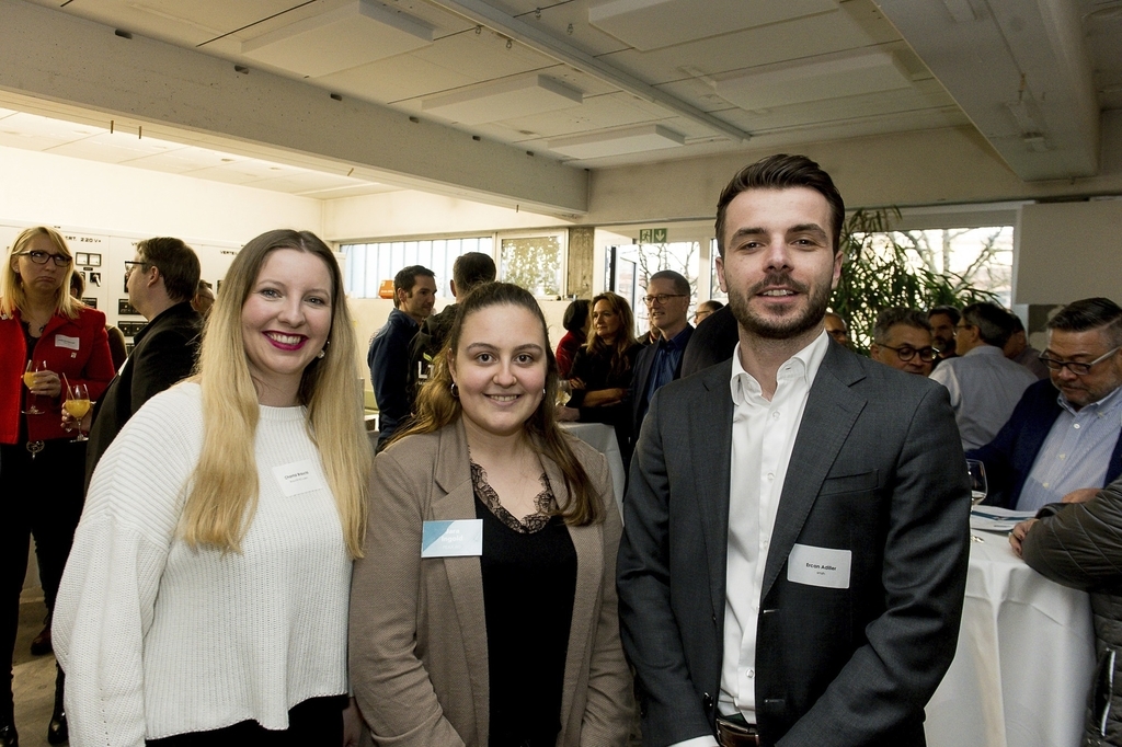 Von links: Chantal Brauchli, Brauchli AG Luzern, Jara Ingold, Peax, und Ercan Adiller, SMZH. Für Chantal Brauchli gibt es Optimierungspotenzial, und daher hat sie den Anlass besucht.
