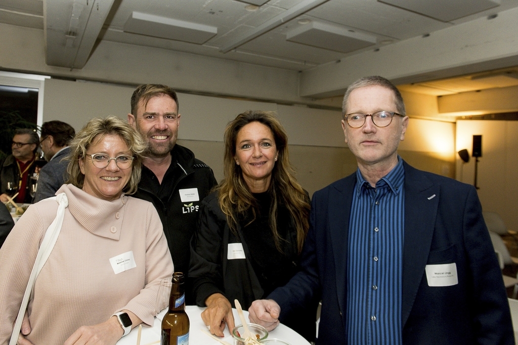 Von links: Maja und Thomas Gfeller, Lips Group AG, Kantonsrätin Lisa Zanolla und Marcel Lingg, Lake Treuhand & Finanz AG. 
