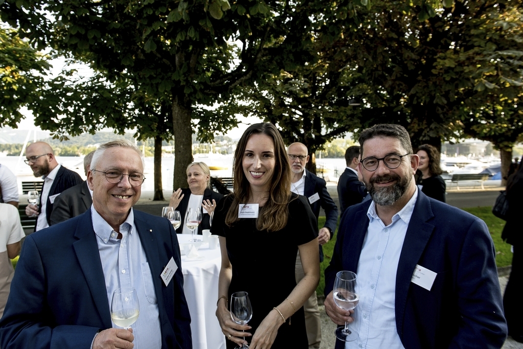 Fanden es spannend, dass der Dialog mit dem WWF gesucht wird: (v. l.) Walter Fischer, InfoSoft Systems AG, Karin Stadelmann, Präsidentin CVP Stadt Luzern, und Alex Fischer, UD Media.
