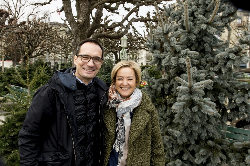 Markus Theiler und Irene Lötscher standen neben ihrem Traumbaum: «Ein Charakterbaum, der im Garten eingepflanzt werden könnte.»
