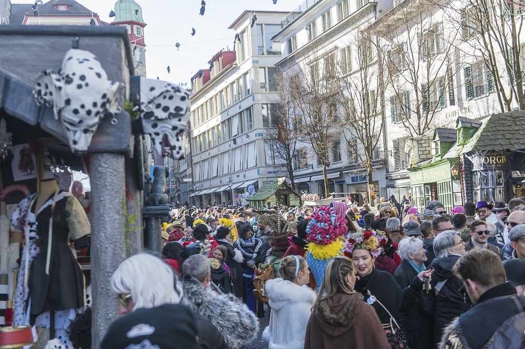 Am rüüdig Samschtig waren die Gassen wie an anderen Fasnachtstagen gut gefüllt.