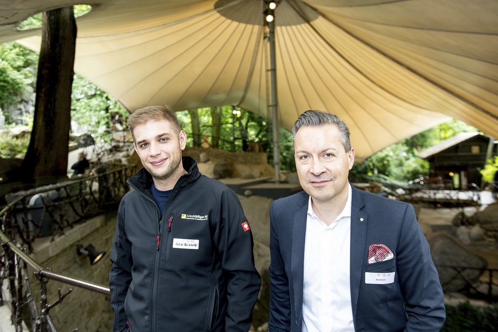 Stadtpräsident Beat Züsli mit Gattin Kathrin Krammer (l.) und Corinne Fischer, Präsidentin Stiftungsrat. 
