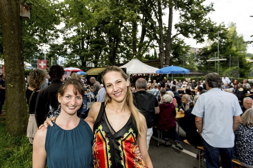 Evi Itkina aus Berlin (l.) und Anja Christina besuchten bereits am vorletzten 
