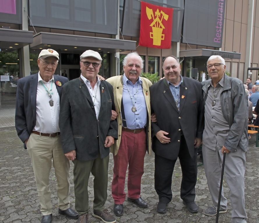 Stadtbekannte Urluzerner: (v. l.) Wisu Stalder, Viktor Giopp, Franzpeter Meier, Markus Herzog, Edi Spaeti.
