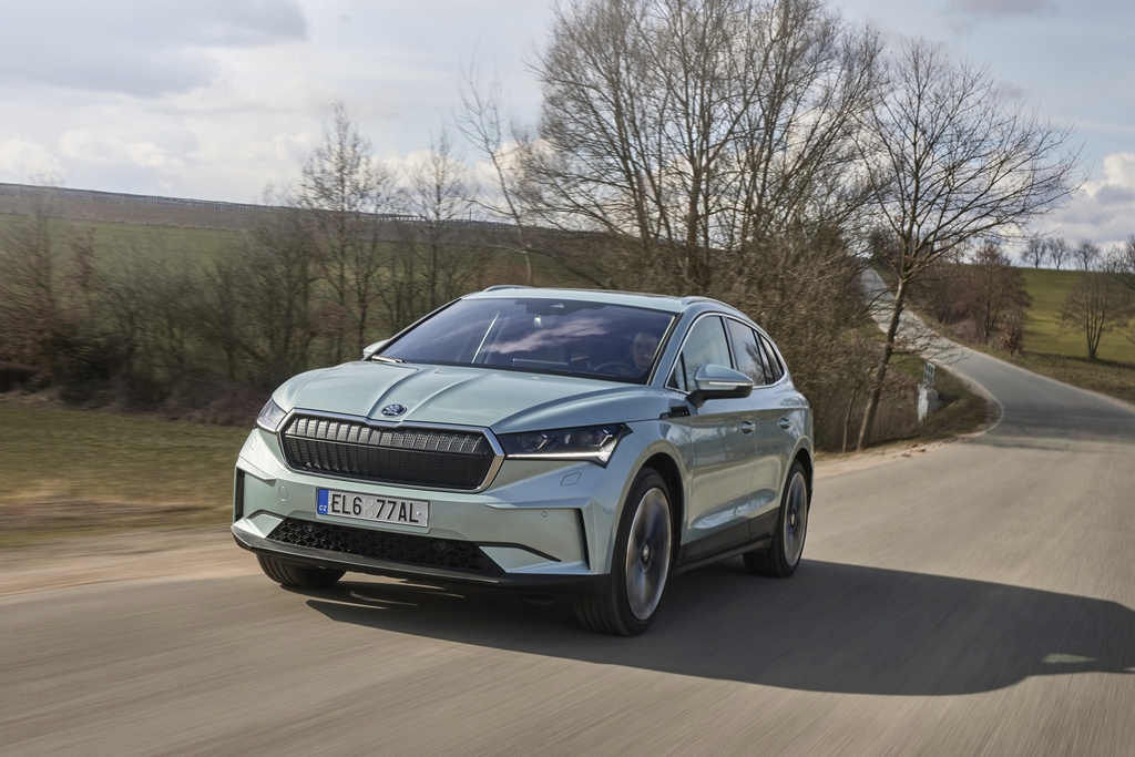 Der Skoda Enyaq X hat eine Reichweite, mit der man in der Schweiz sehr gut zurechtkommt. Eine Ladestation zu Hause kann das Leben aber erleichtern. Bilder: PD
