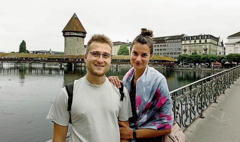 Von links: Jasmina Kostic, Yvette Guntlin und Biserka Niewald. «Wir müssen Strom sparen, nicht nur jetzt!», meinten sie. Ihre Lösungen: Licht löschen, kürzer duschen –  dank einem Sprung in den See.
