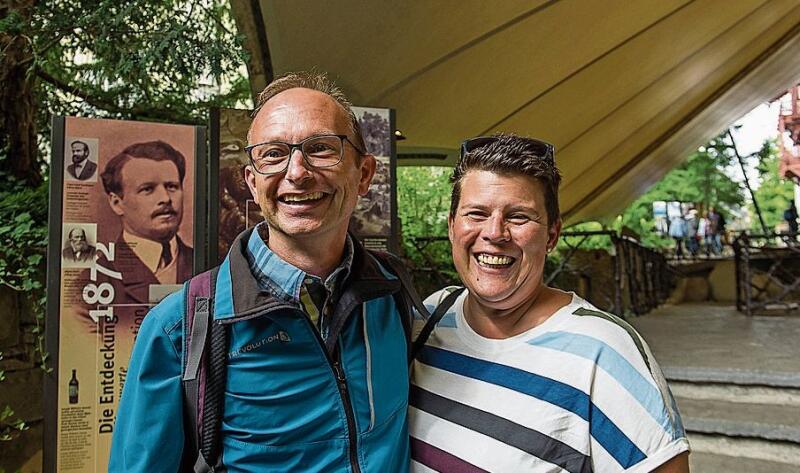 Roland und Claudia Häcki wollten die neue Felsenwelt erleben und hofften, im Spiegellabyrinth den Ausgang wiederzufinden.
