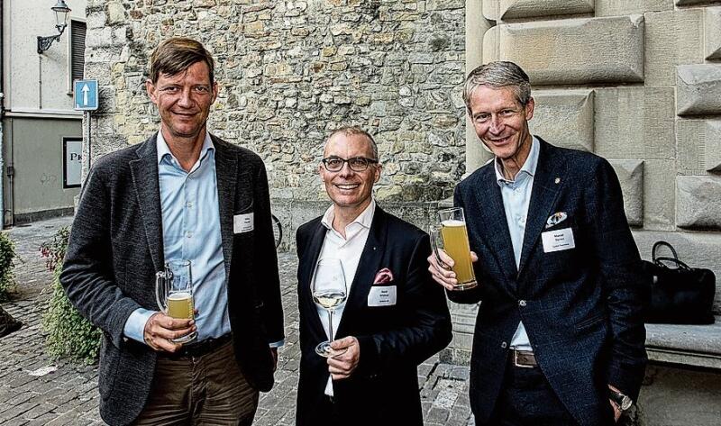 Von links: Michael Hauser, Hotel Schweizerhof, René Widmer, TimeVallée Gübelin AG, und Marcel Perren, Tourismus Luzern.
