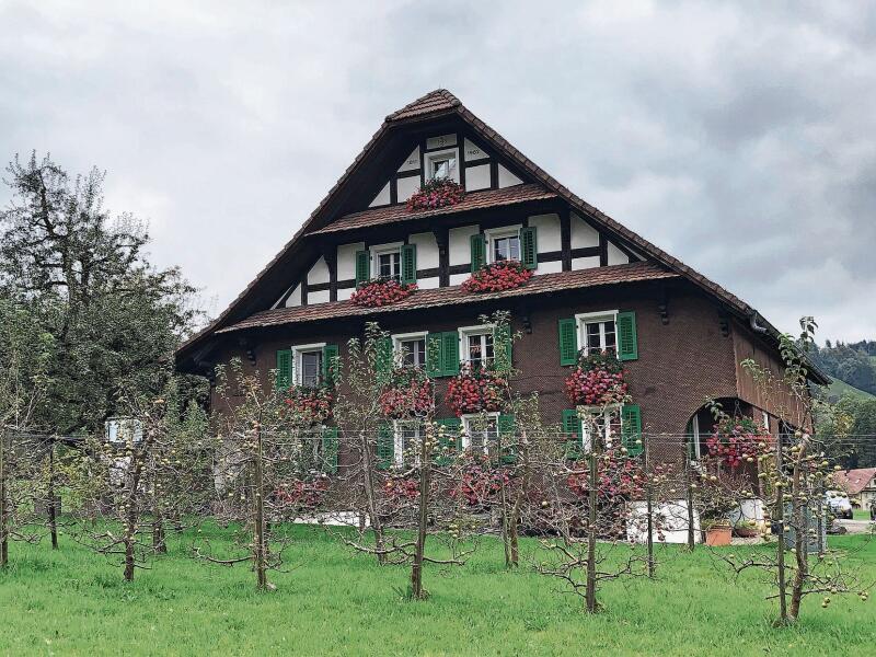 Um das Jahr 1900 gab es in Kriens noch mehr als 200 Bauernhäuser, nun gibt es noch 135. Bild: Jürg Studer